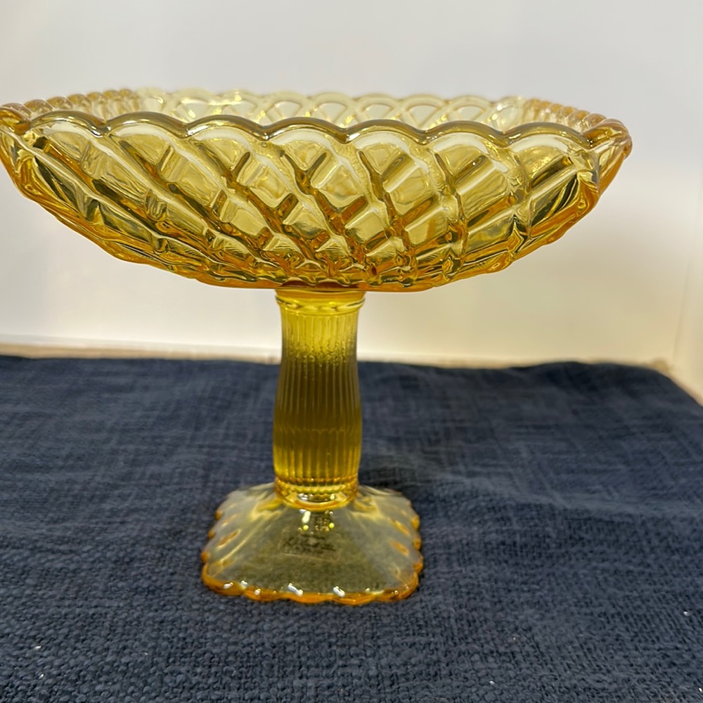 LE Smith Amber Trellis Pedestal Compote Bowl With Label